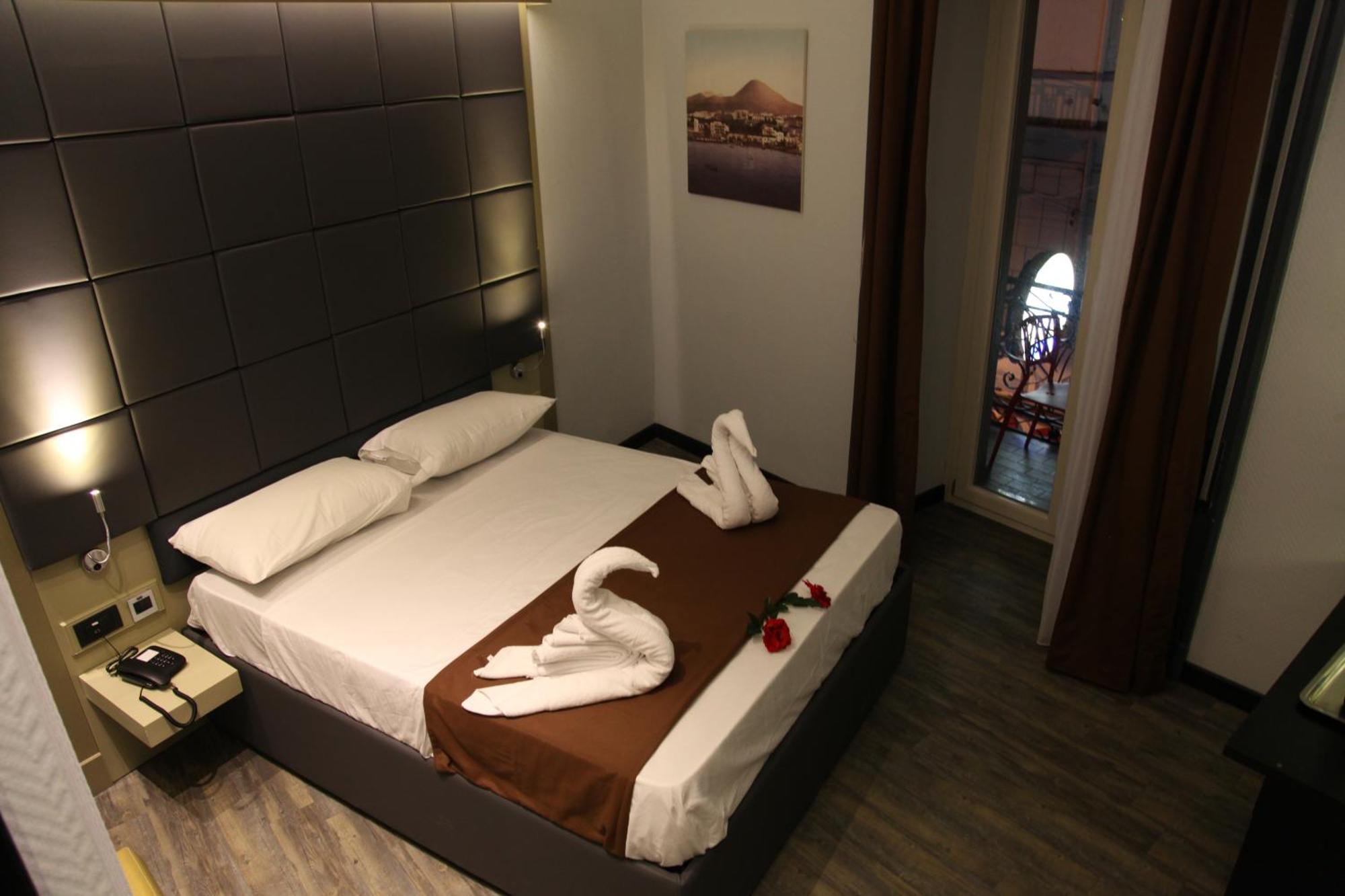 Dolce Vita Rooms Neapel Exterior foto